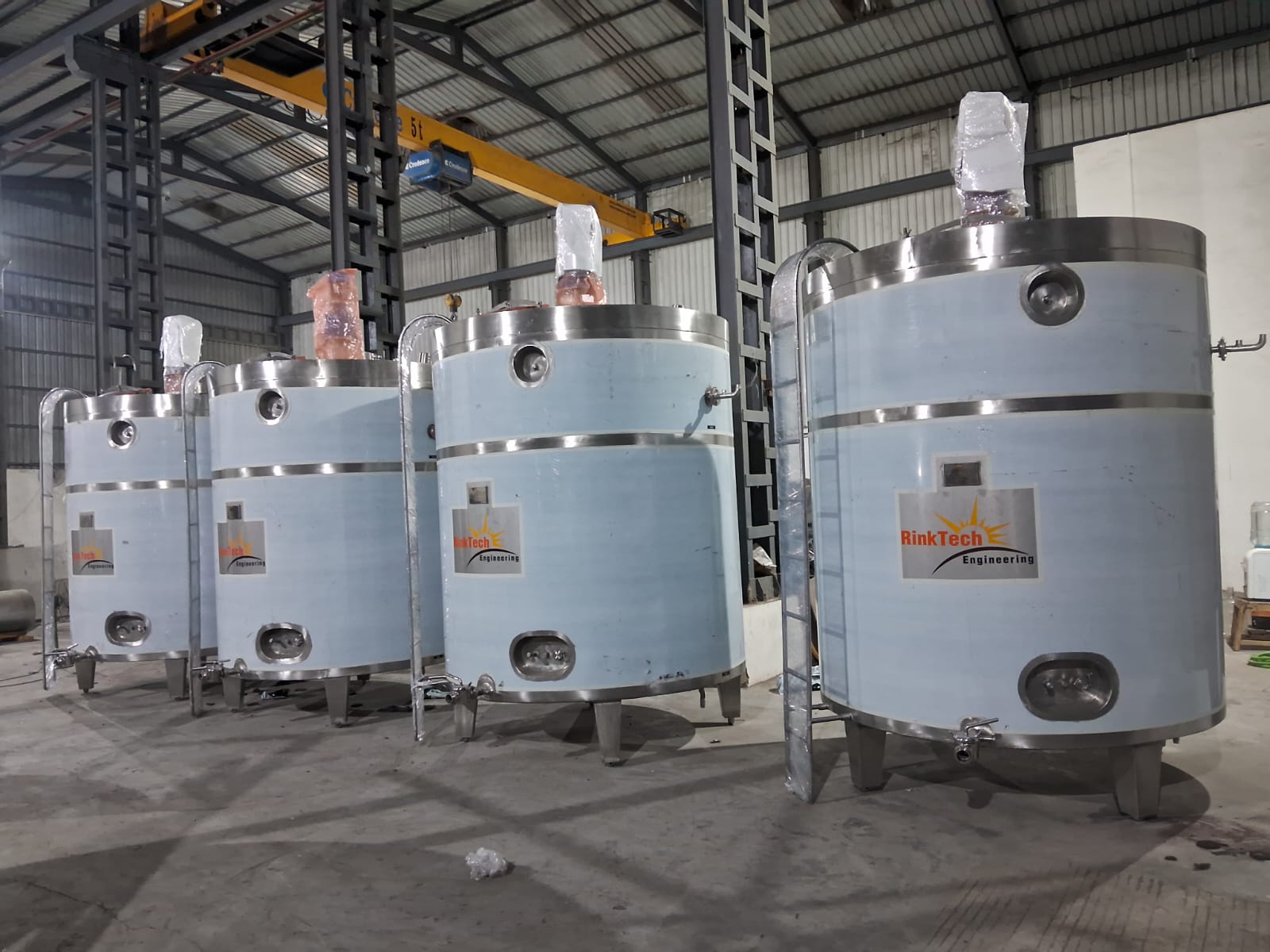 Milk storage tank 20
